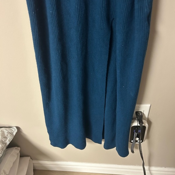 Urban Outfitters Ora Sweater Cut Out Midi Dress - Picture 6 of 8